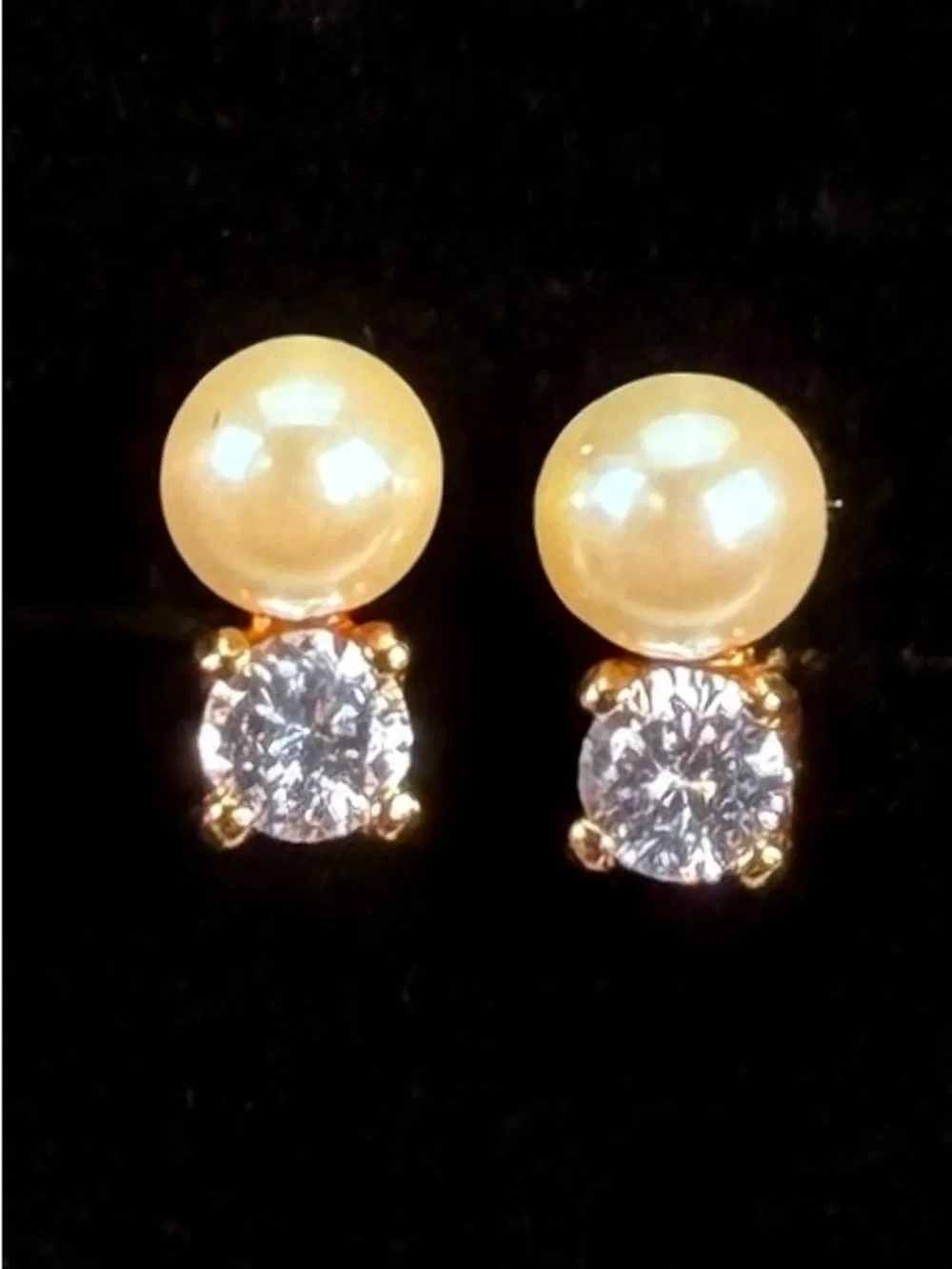 Elegant vintage Goldtone and Faux Pearl Clip-On Earrings
